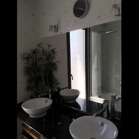 Flamant Rose 5 Etoiles Bord De Quartier Villeroy *