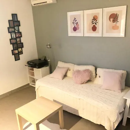 Flamant Rose 5 Etoiles Bord De Quartier Villeroy * Sete