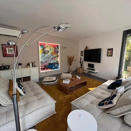 Flamant Rose 5 Etoiles Bord De Quartier Villeroy